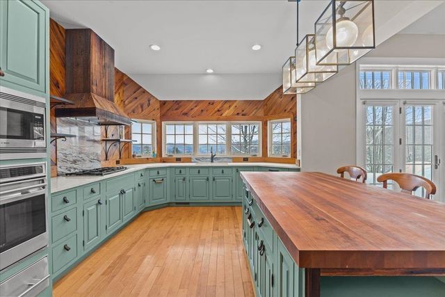 1016 Kew Vasseur Road, Fayston, VT 05660