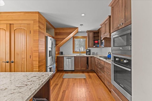 1016 Kew Vasseur Road, Fayston, VT 05660