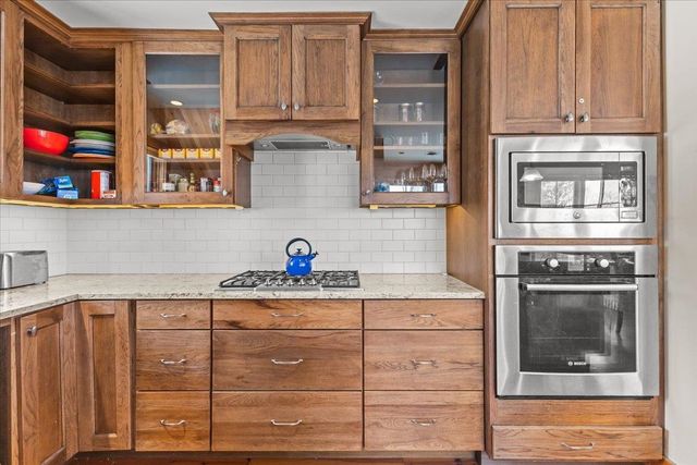 1016 Kew Vasseur Road, Fayston, VT 05660