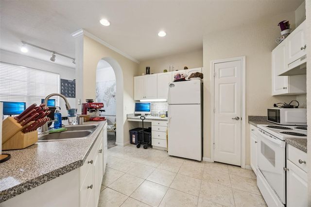 860 N ORANGE AVENUE 112, Orlando, FL 32801