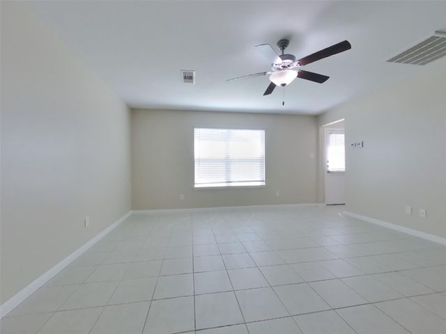 332 Summer Horse Drive, La Marque, TX 77568