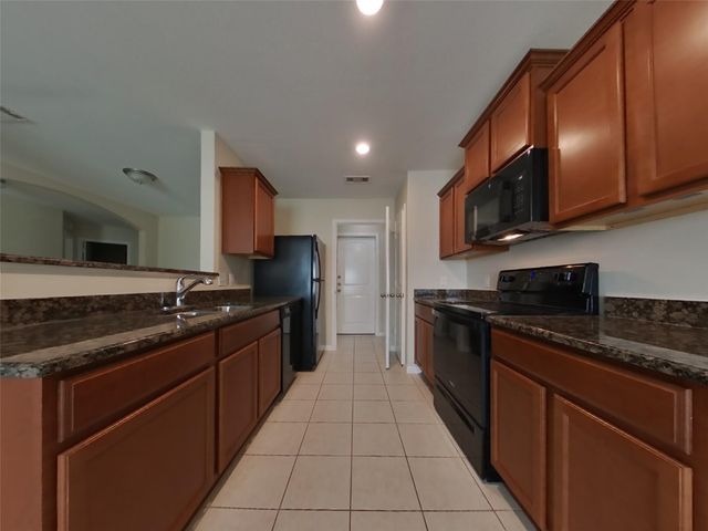 332 Summer Horse Drive, La Marque, TX 77568