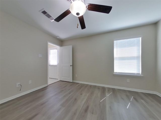 332 Summer Horse Drive, La Marque, TX 77568