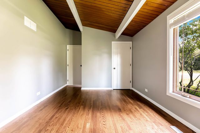 11712 S Glen Road, Palos Park, IL 60464