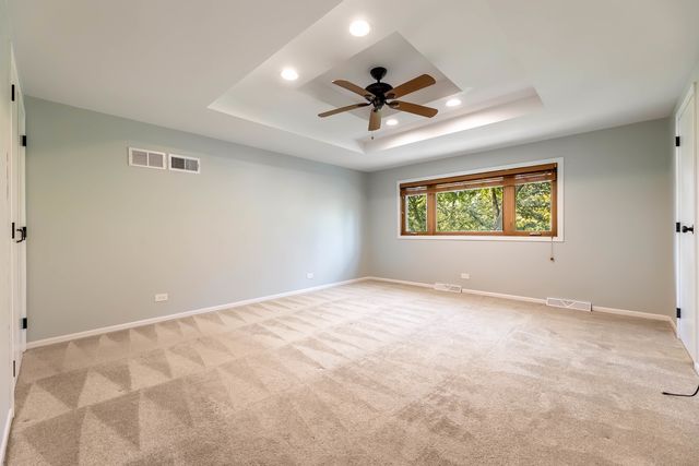 11712 S Glen Road, Palos Park, IL 60464