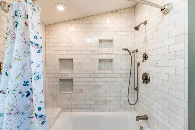 11712 S Glen Road, Palos Park, IL 60464
