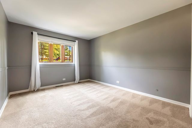 11712 S Glen Road, Palos Park, IL 60464