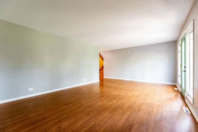 11712 S Glen Road, Palos Park, IL 60464