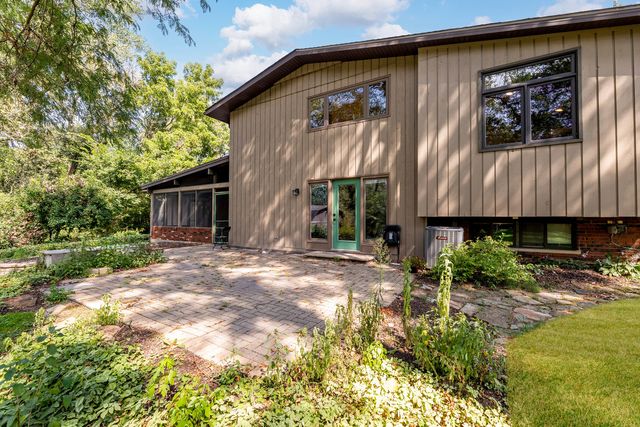 11712 S Glen Road, Palos Park, IL 60464