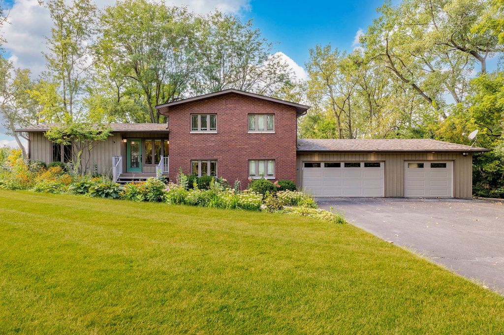 11712 S Glen Road, Palos Park, IL 60464