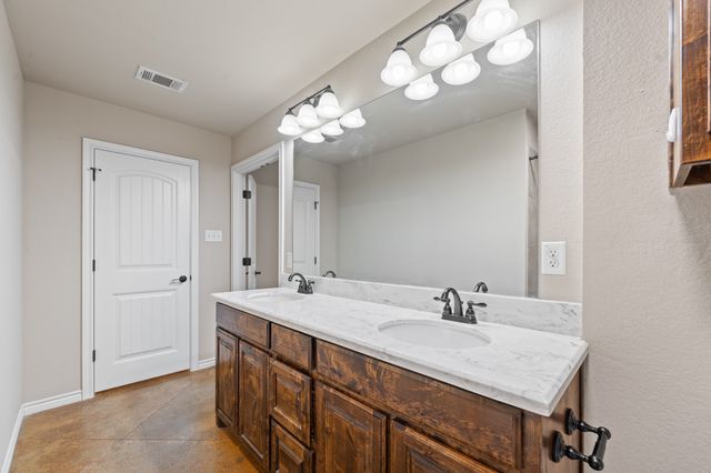417 Nelson Street, Godley, TX 76044