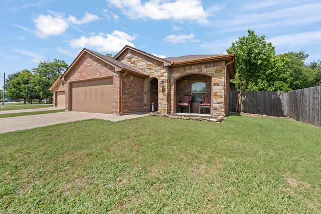 417 Nelson Street, Godley, TX 76044