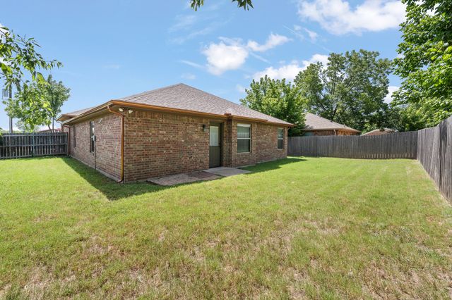 417 Nelson Street, Godley, TX 76044