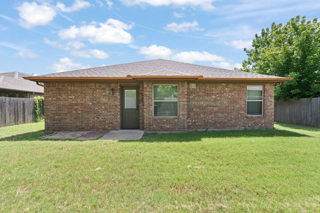 417 Nelson Street, Godley, TX 76044