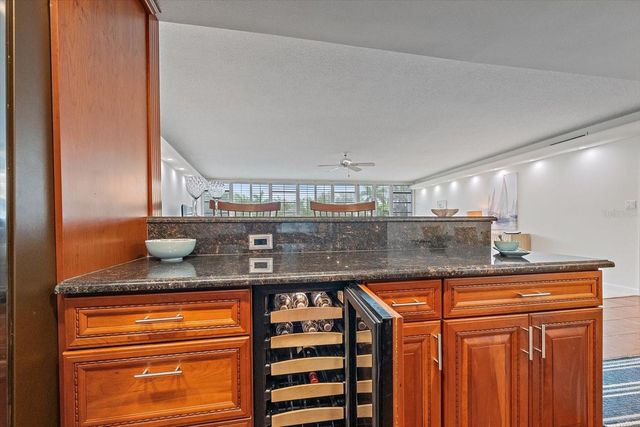 100 SANDS POINT ROAD 303, Longboat Key, FL 34228