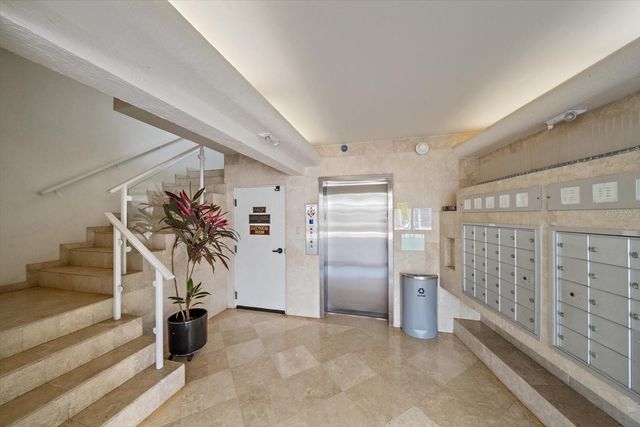 100 SANDS POINT ROAD 303, Longboat Key, FL 34228