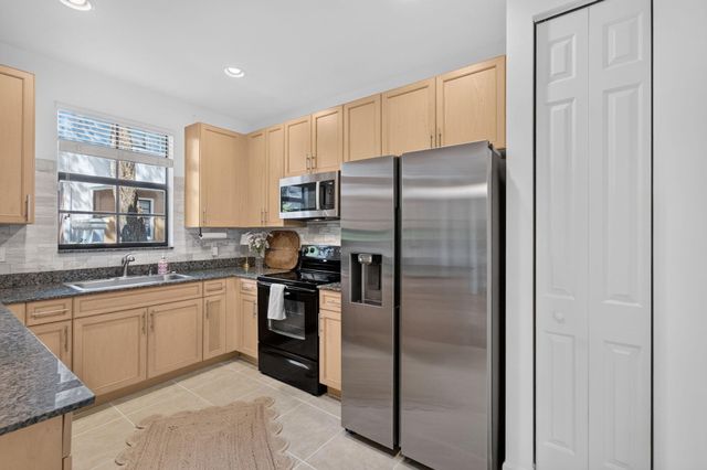 238 E CHRYSTIE Circle, Delray Beach, FL 33484