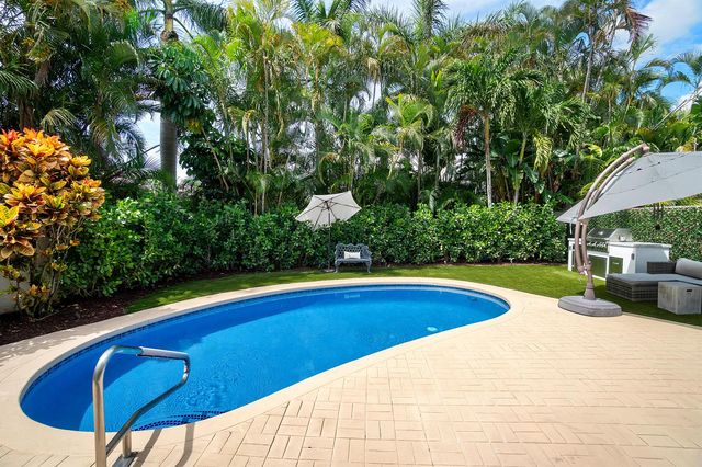 2550 NW 52nd Street, Boca Raton, FL 33496