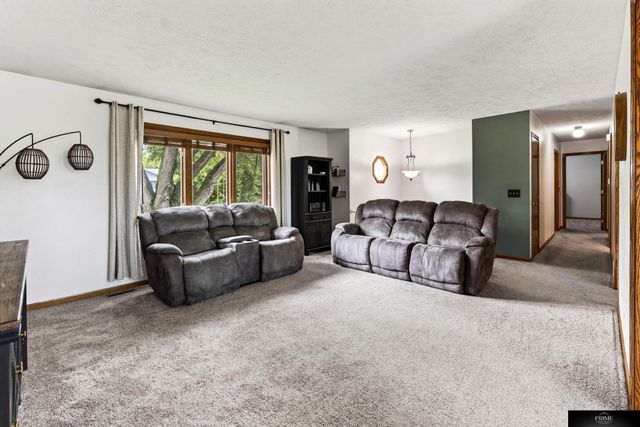 2212 N 191 Avenue, Elkhorn, NE 68022