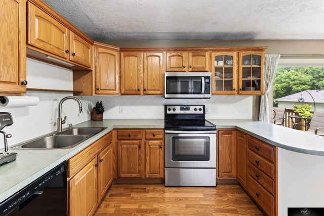 2212 N 191 Avenue, Elkhorn, NE 68022