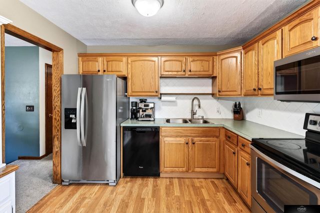 2212 N 191 Avenue, Elkhorn, NE 68022