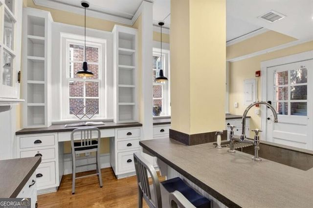 81 Peachtree Place NE 6, Atlanta, GA 30309