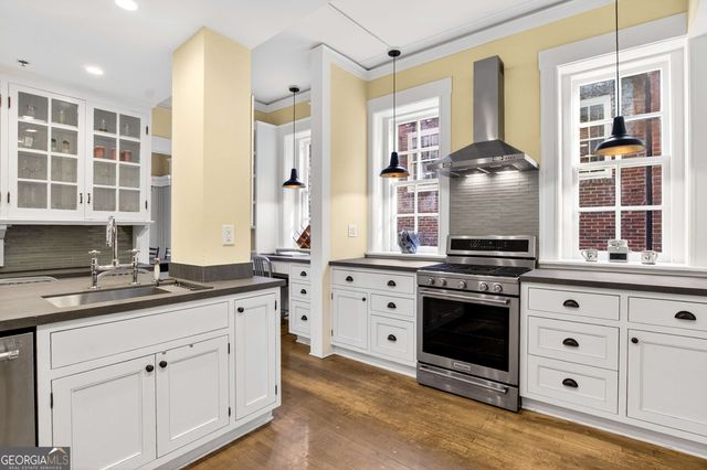 81 Peachtree Place NE 6, Atlanta, GA 30309