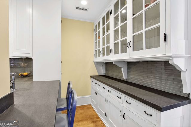 81 Peachtree Place NE 6, Atlanta, GA 30309