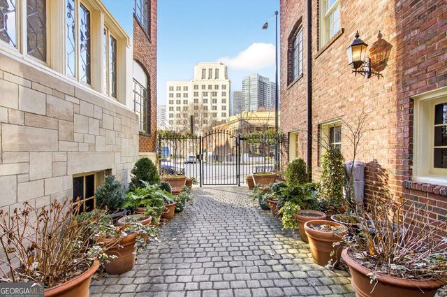 81 Peachtree Place NE 6, Atlanta, GA 30309