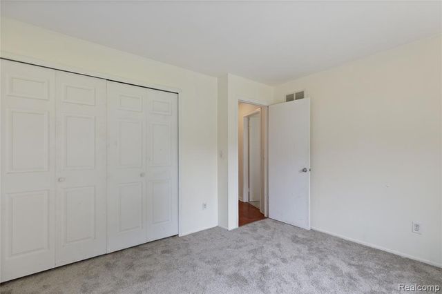 14200 Ivanhoe Drive, Sterling Heights, MI 48312