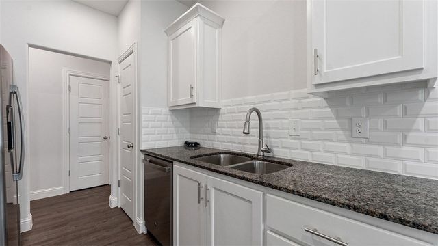 1130 Sunshine Court, Centerton, AR 72719