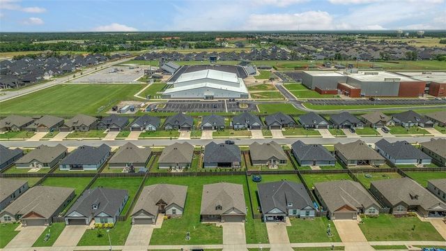 1130 Sunshine Court, Centerton, AR 72719