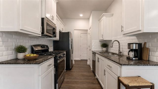 1130 Sunshine Court, Centerton, AR 72719