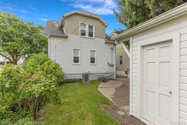 6315 Steadman Street, Dearborn, MI 48126