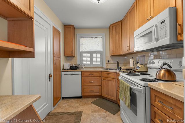 6315 Steadman Street, Dearborn, MI 48126