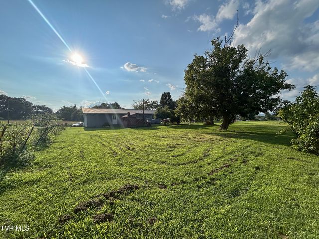 171 California Road, Church Hill, TN 37642