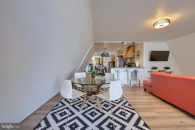 1770 WINDY HILL RD, Lancaster, PA 17602