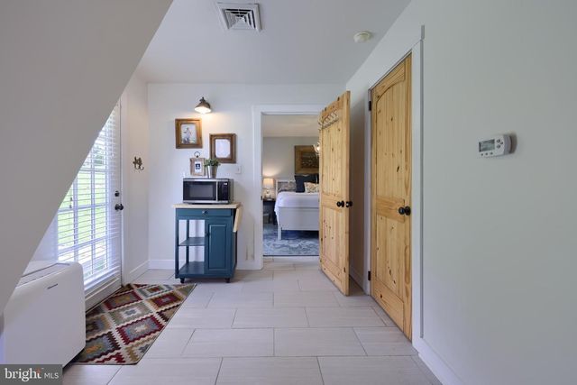 1770 WINDY HILL RD, Lancaster, PA 17602