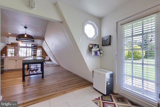 1770 WINDY HILL RD, Lancaster, PA 17602