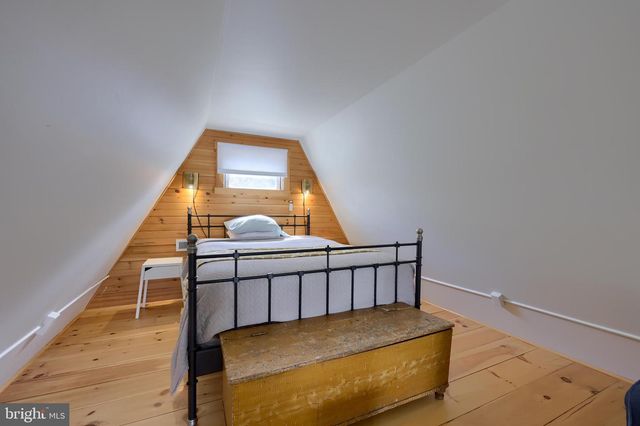 1770 WINDY HILL RD, Lancaster, PA 17602