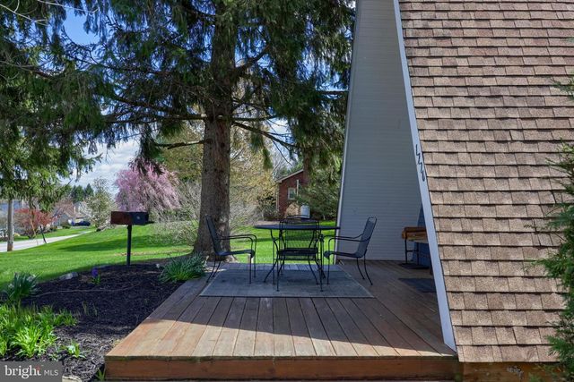 1770 WINDY HILL RD, Lancaster, PA 17602