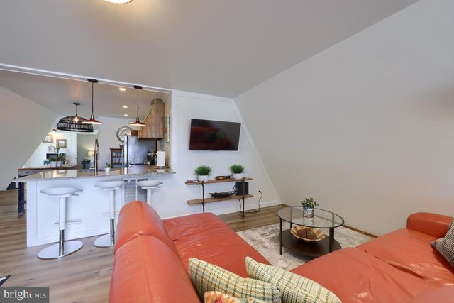 1770 WINDY HILL RD, Lancaster, PA 17602