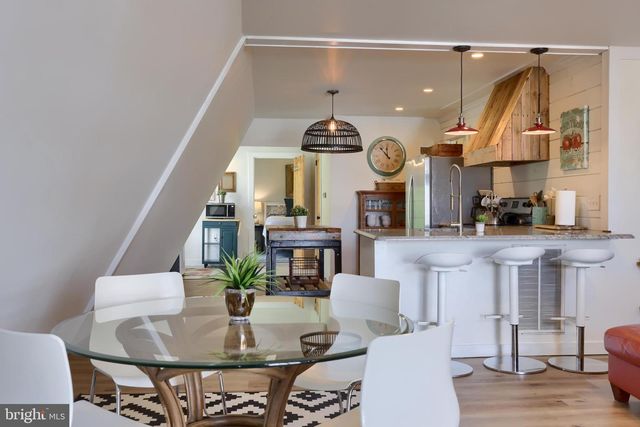 1770 WINDY HILL RD, Lancaster, PA 17602