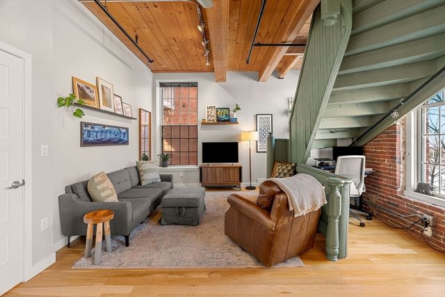 130 John St 350, Lowell, MA 01852