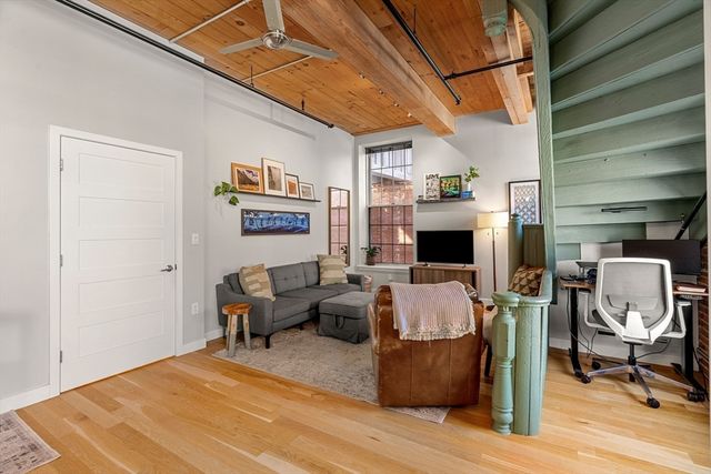 130 John St 350, Lowell, MA 01852