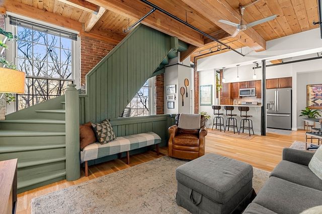 130 John St 350, Lowell, MA 01852