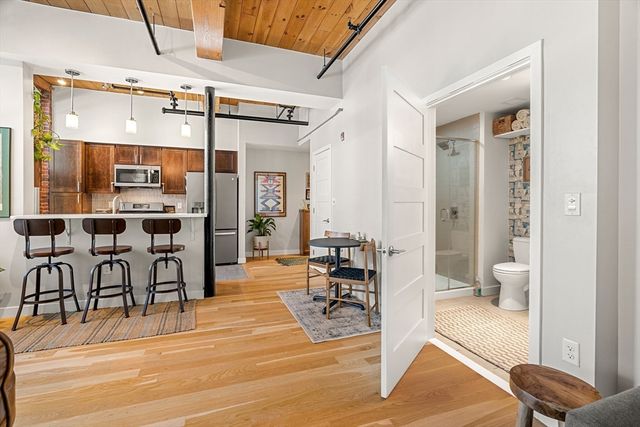 130 John St 350, Lowell, MA 01852