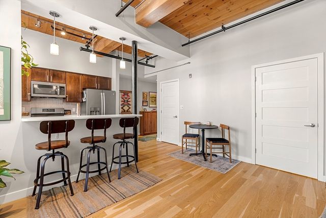 130 John St 350, Lowell, MA 01852