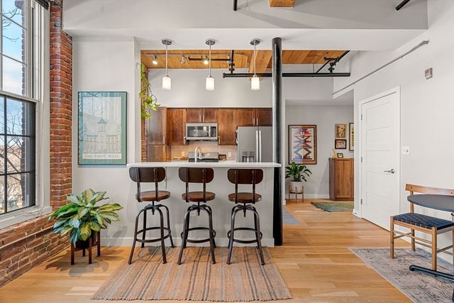 130 John St 350, Lowell, MA 01852