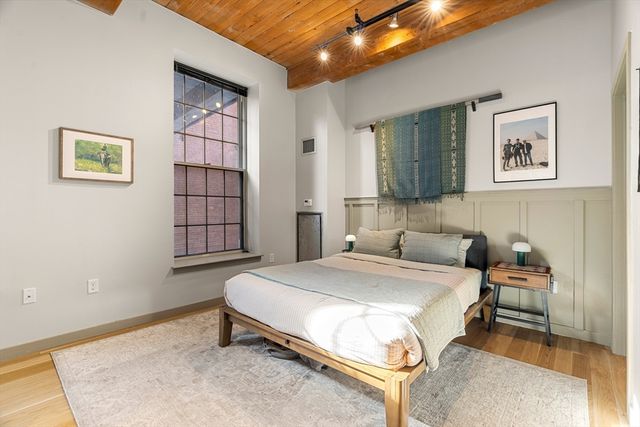 130 John St 350, Lowell, MA 01852